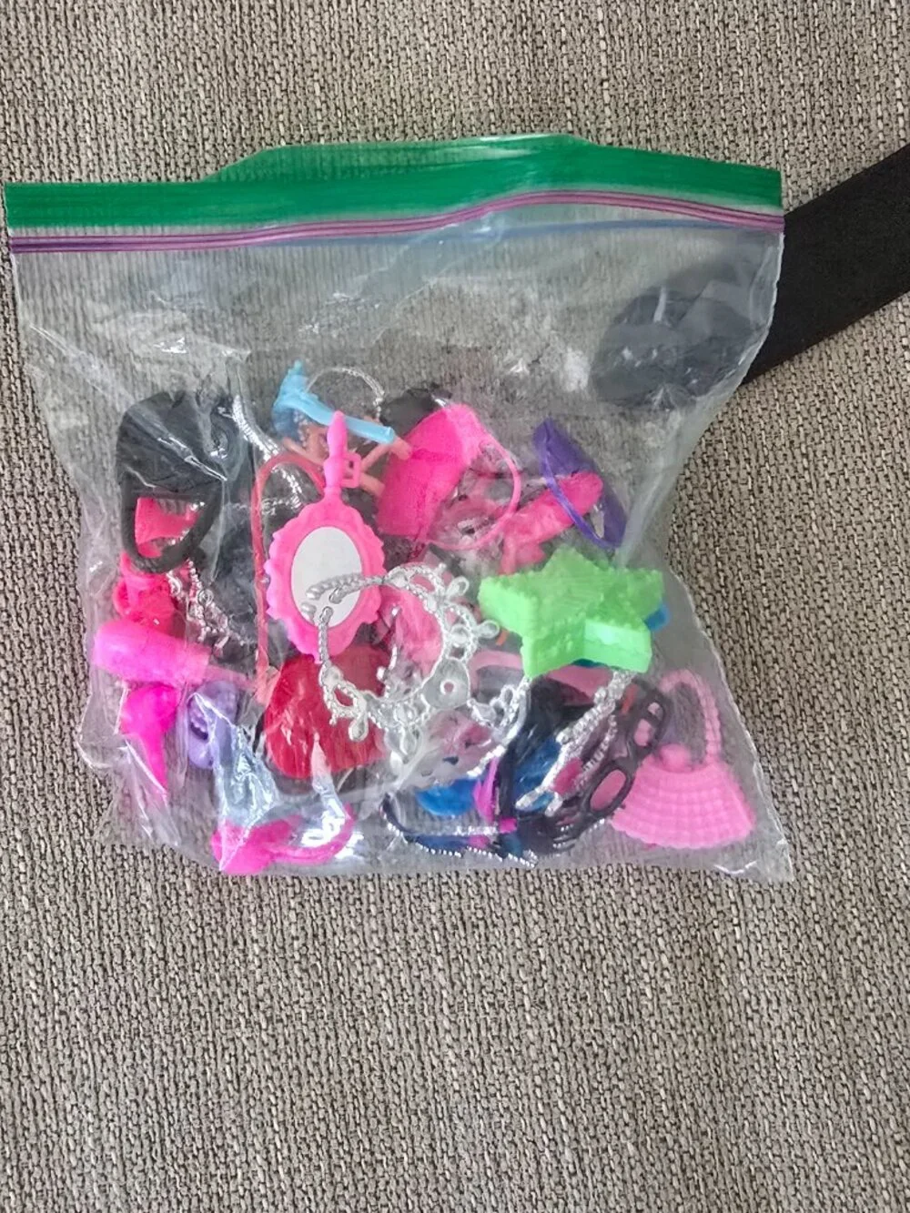 Huge Barbie Dolls, Clothes And Accessories Lot See description